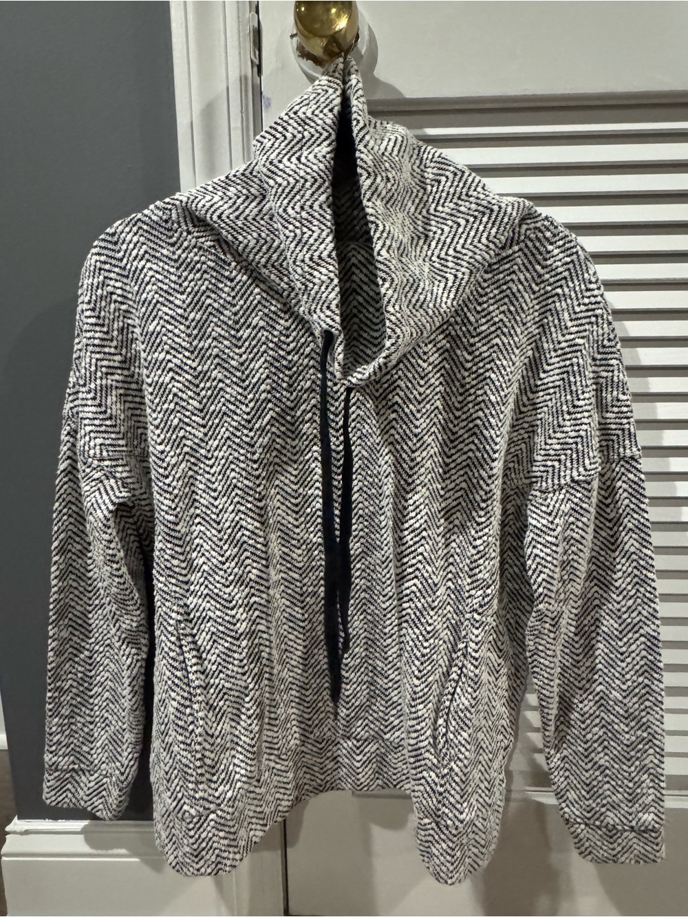 Forever 21 Black & White Chevron Knit Hoodie